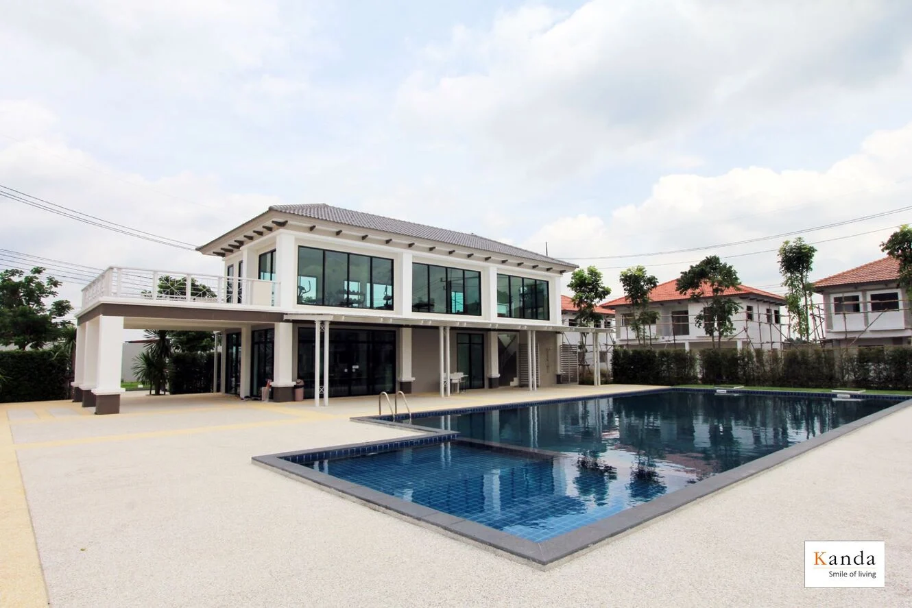 Clubhouse 05