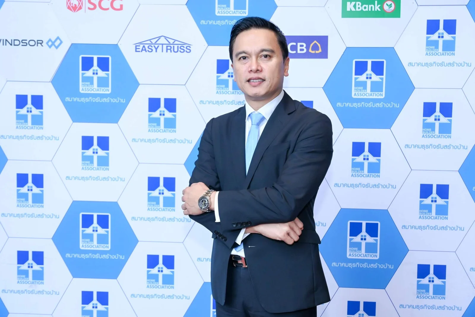 คุณโอฬาร จันทร์ภู่ นายกสมาคมธุรกิจรับสร้างบ้าน