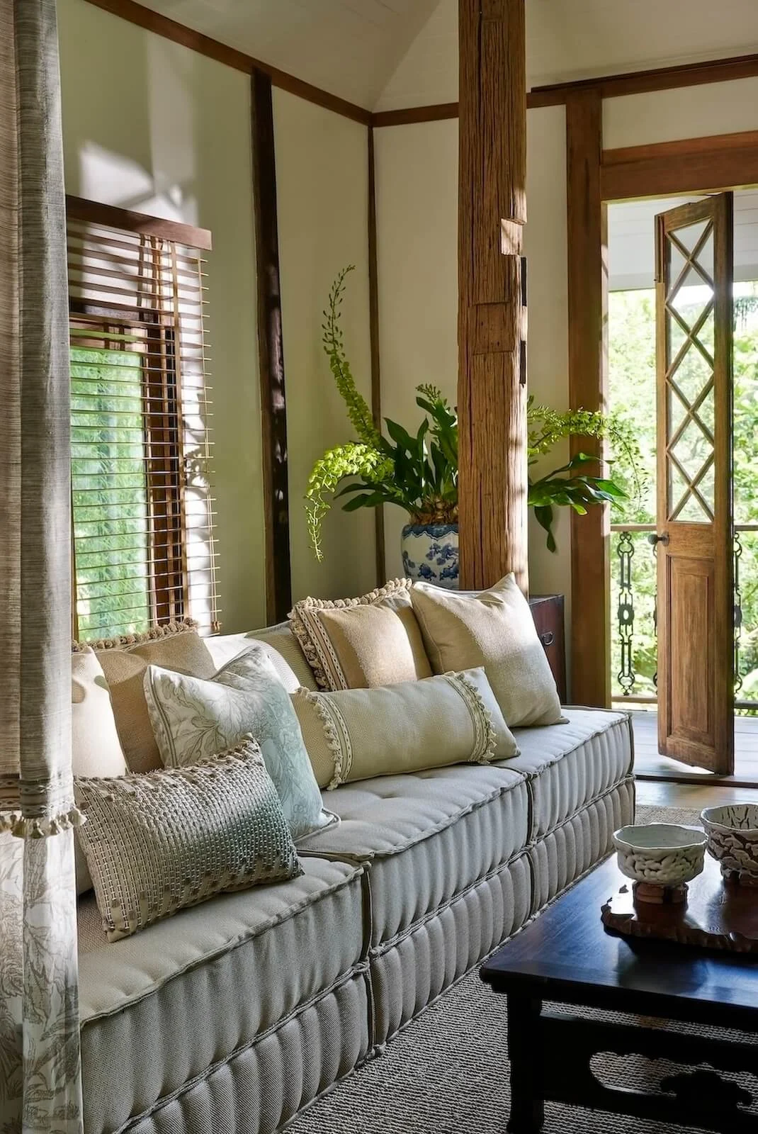 The Raffia Collection
