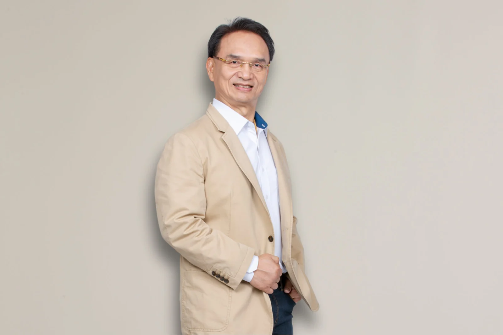 นายสุรัตน์ชัย กึงฮะกิจ