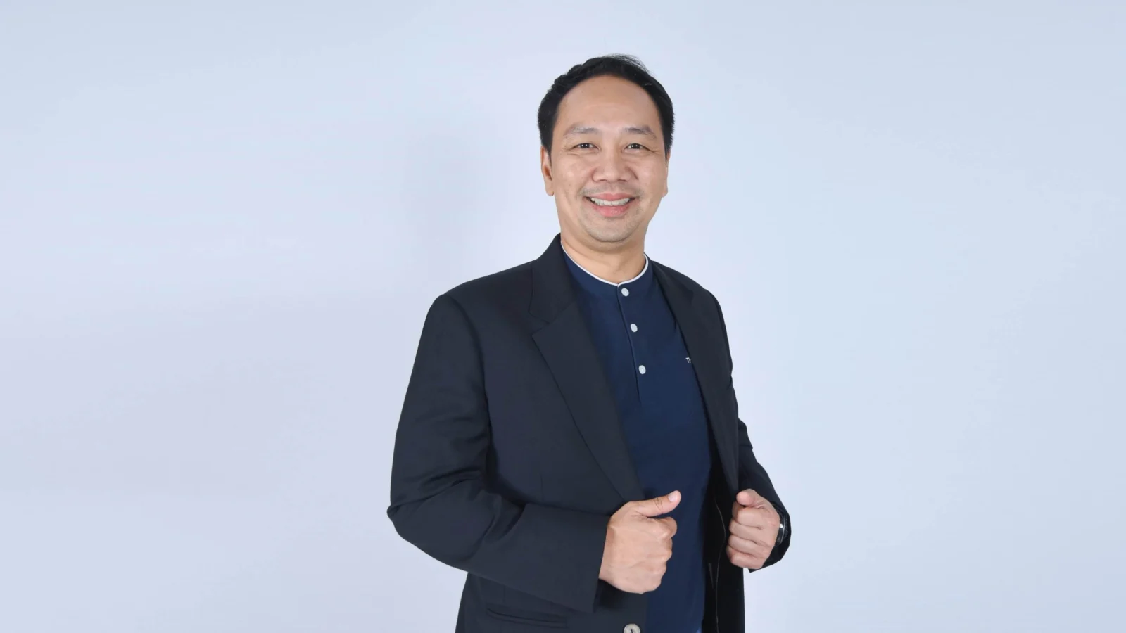 CEO THANA นายสุทธิรักษ์ เสถียรภาพอยุทธ์ ()