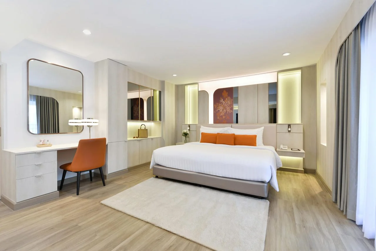 King bed Centre Point Plus Pratunam