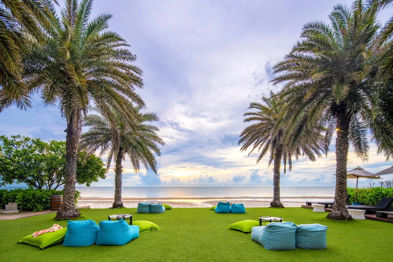 Lawn beach ()