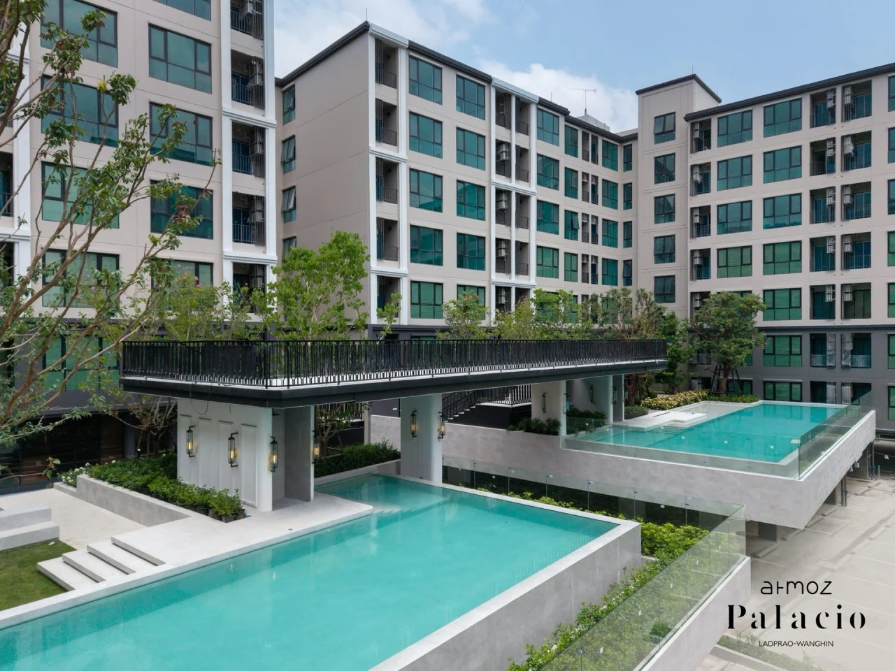 Sky Bridge & Grand Royal Palace Pool