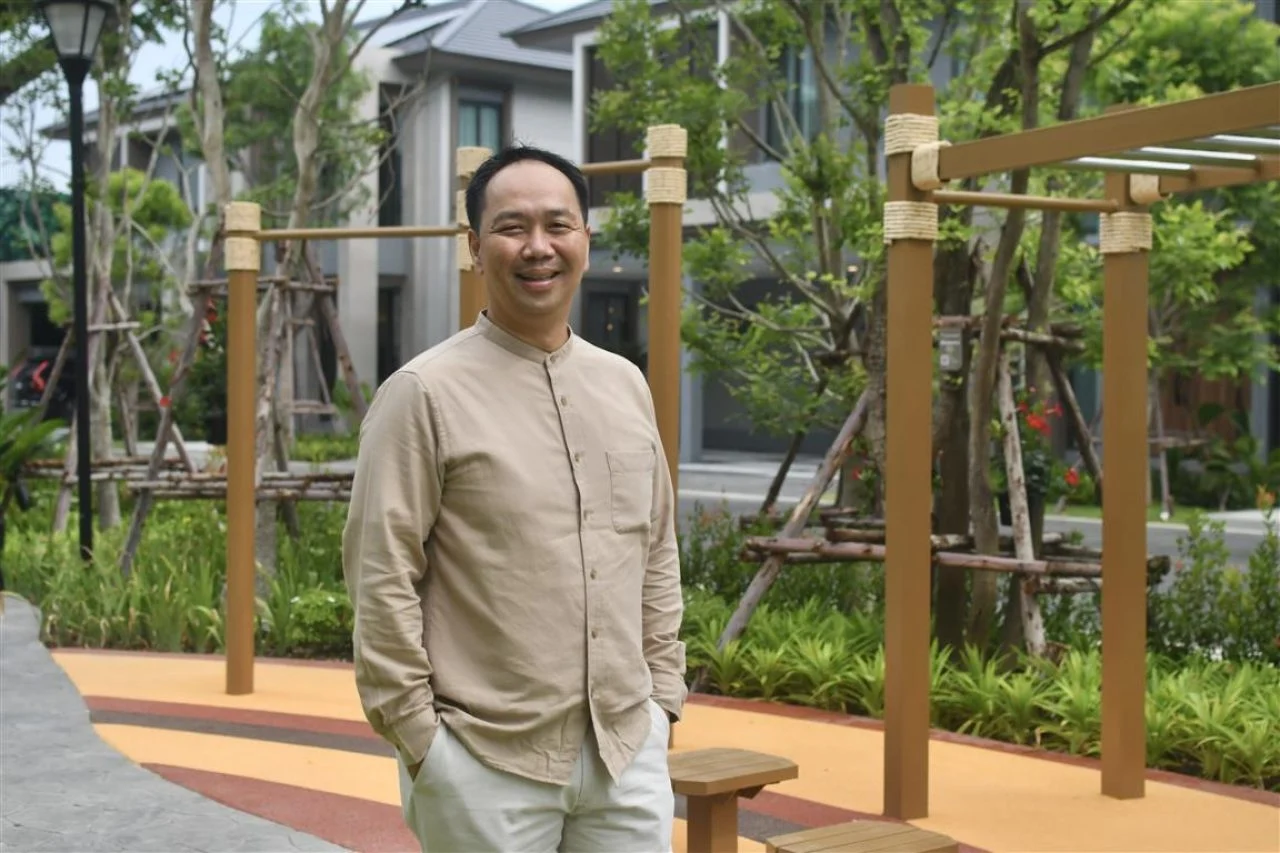 () ประธานเจ้าหน้าที่บริหาร ธนาสิริ กรุ๊ป ส