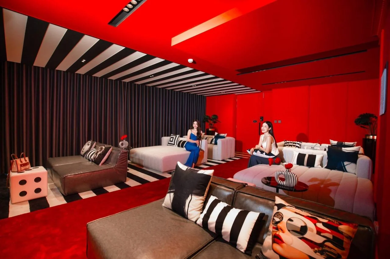 แพรวและพลอยที่ Game Room & Play Room