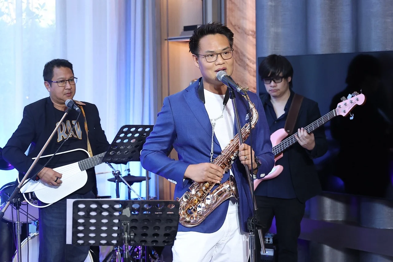 A WINTER HARMONY ขนาดใหญ่