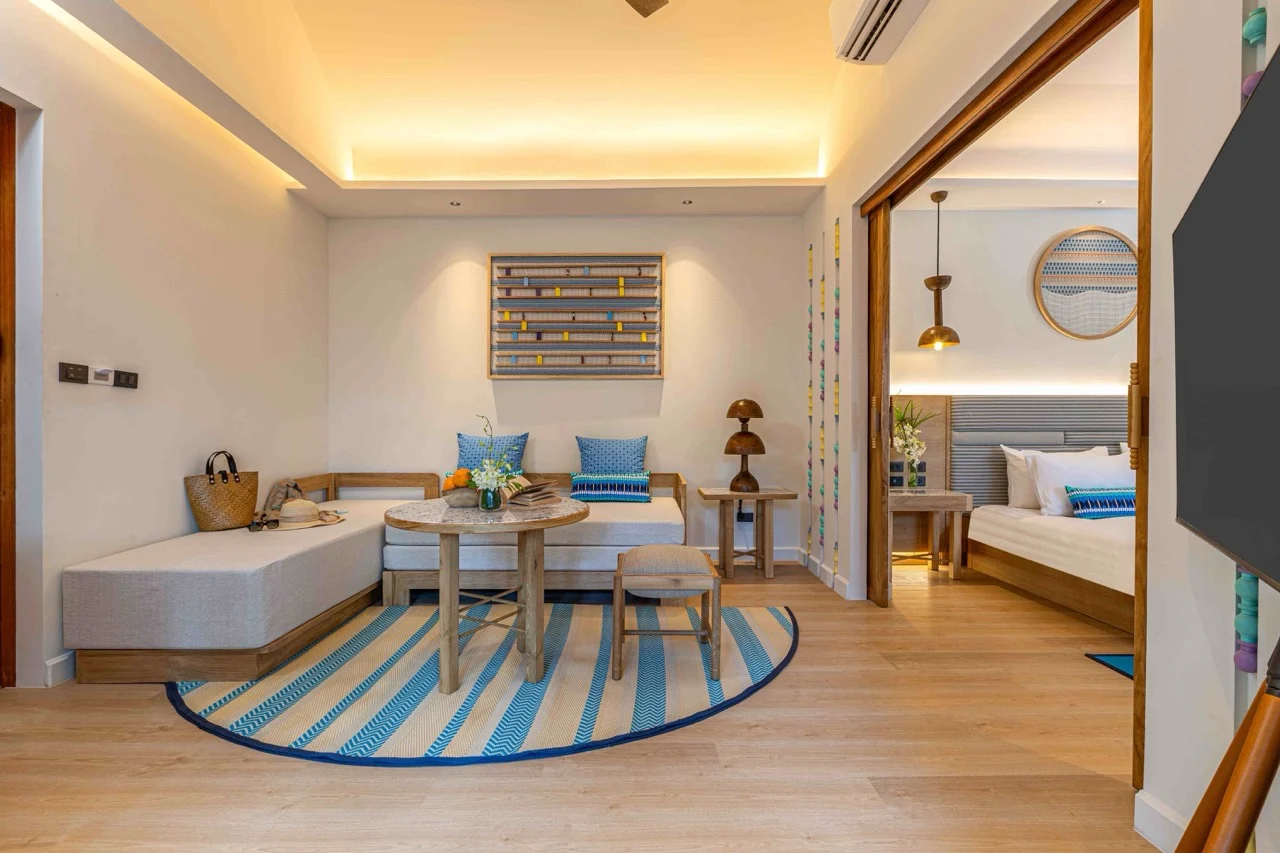 Deluxe Garden Suite Living ขนาดใหญ่